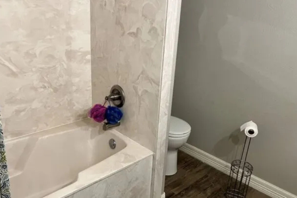 Combat Mold in Bathtub: Prevention & Removal Tips