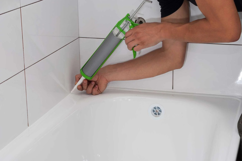 prevent mold in bathtub